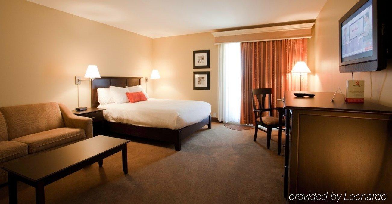 Amsterdam Inn & Suites Sussex Exteriér fotografie
